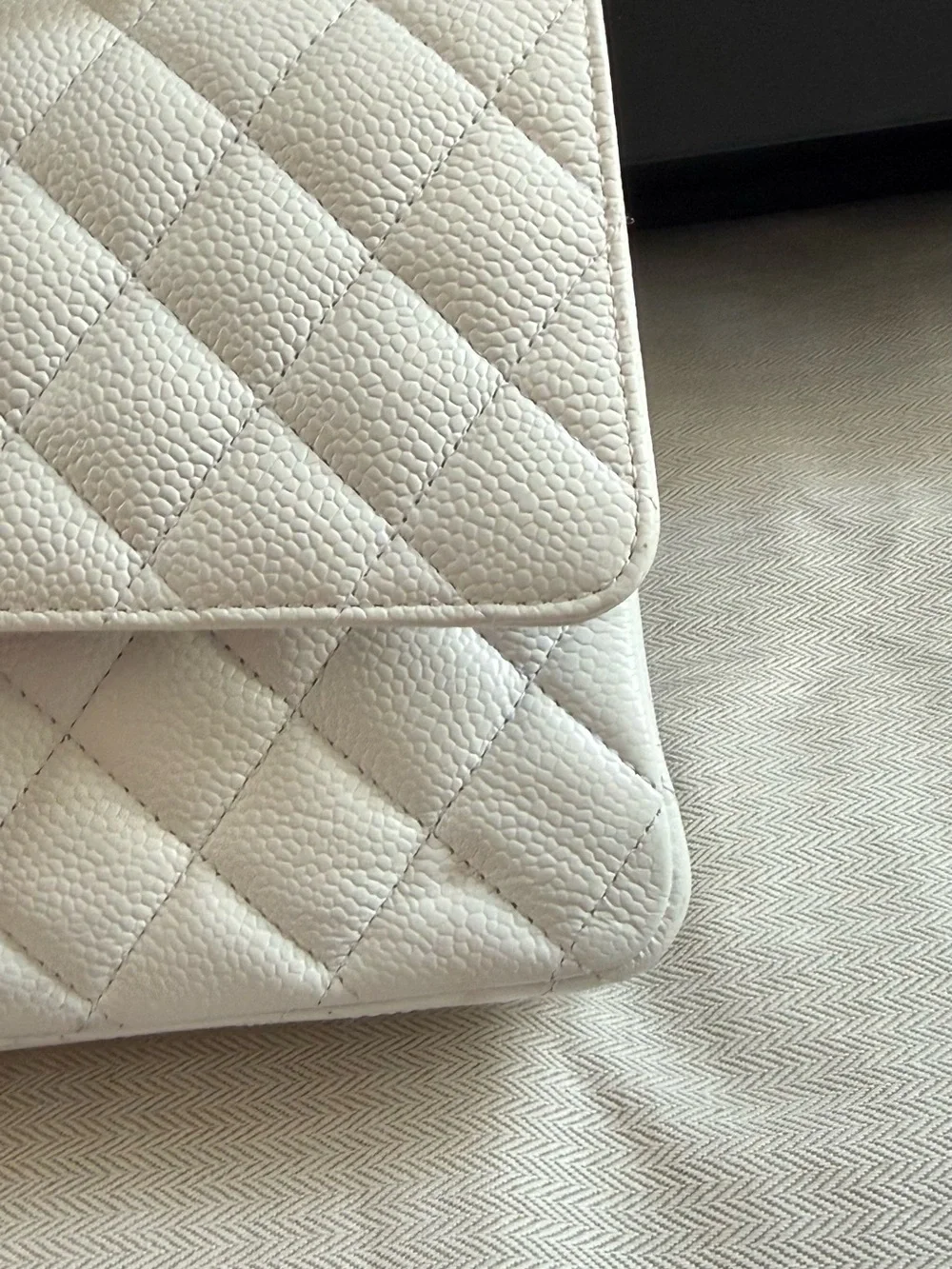 Chanel Classic Double Flap Caviar  white GHW Meduim Size